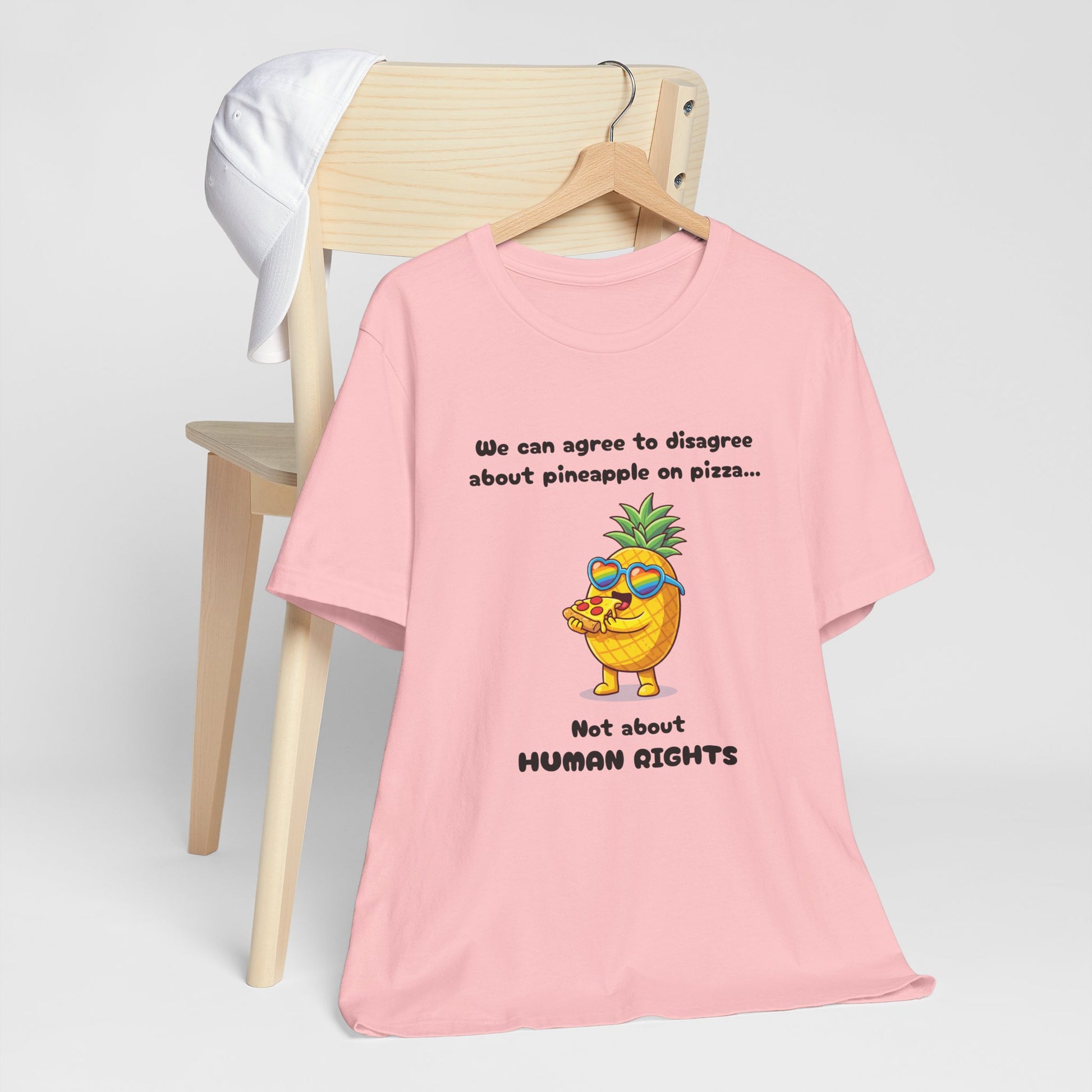 T-shirt - Pineapple on pizza & Human Rights