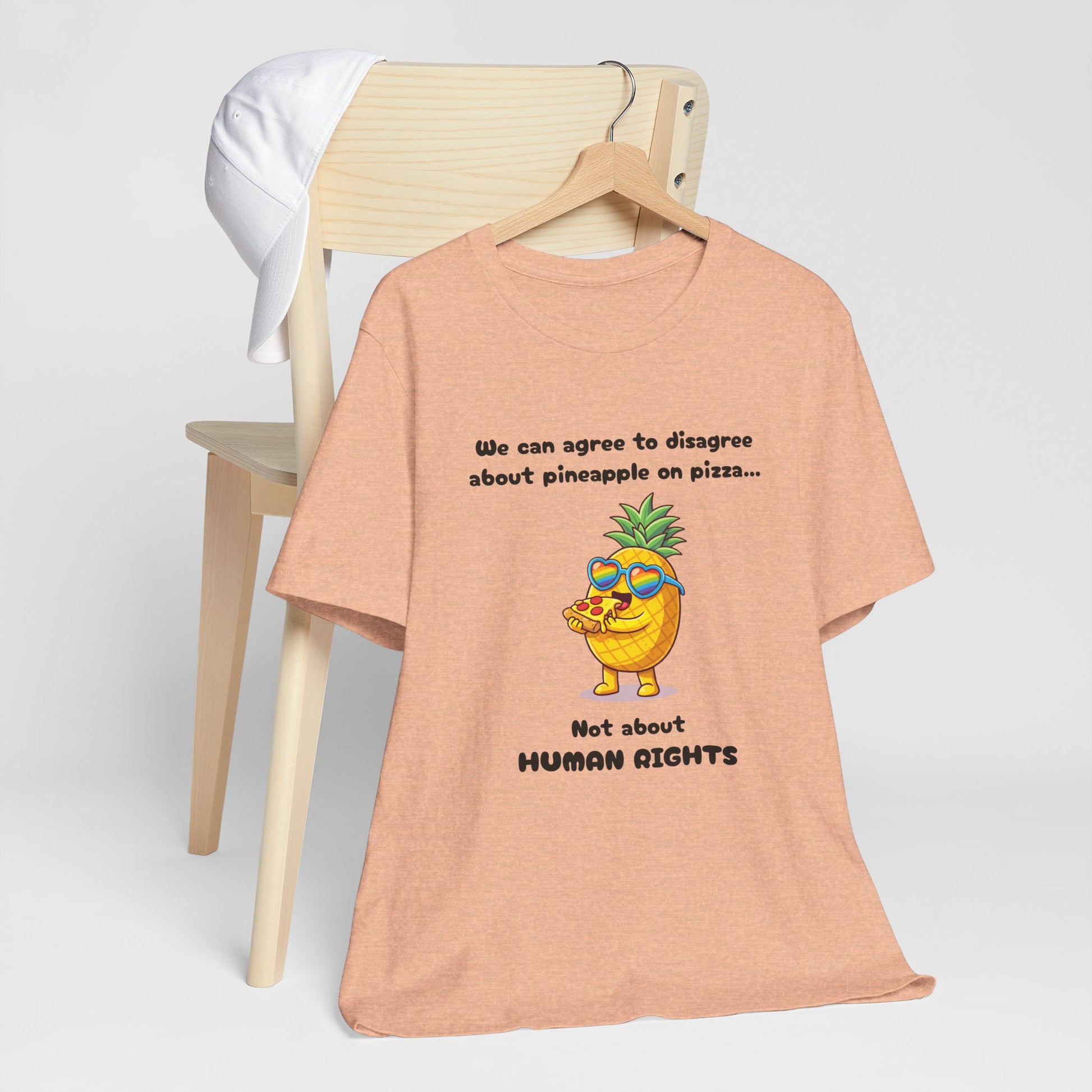 T-shirt - Pineapple on pizza & Human Rights