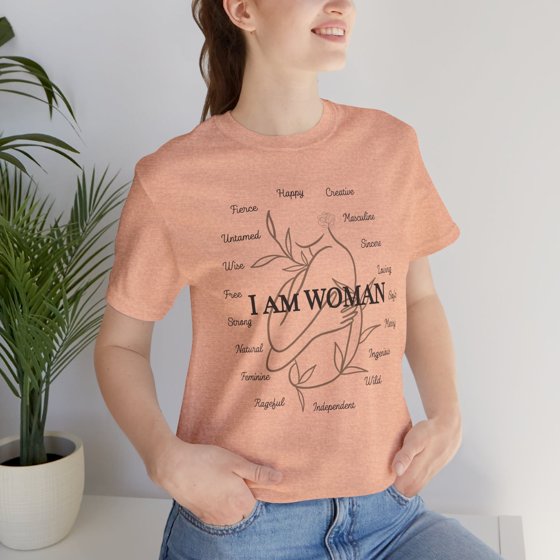 T-shirt - I AM WOMAN
