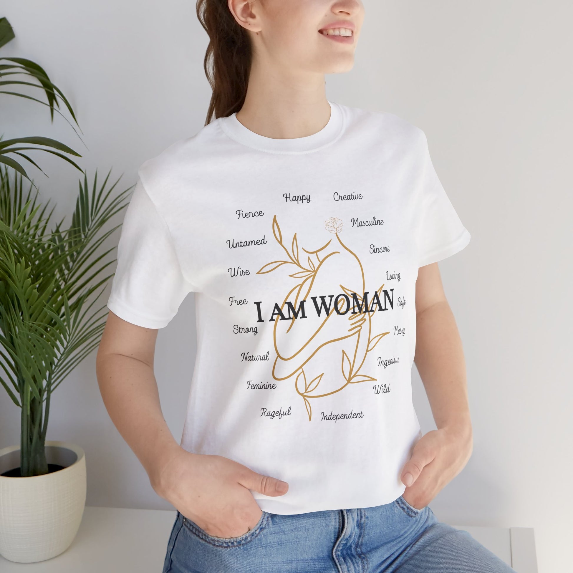T-shirt - I AM WOMAN