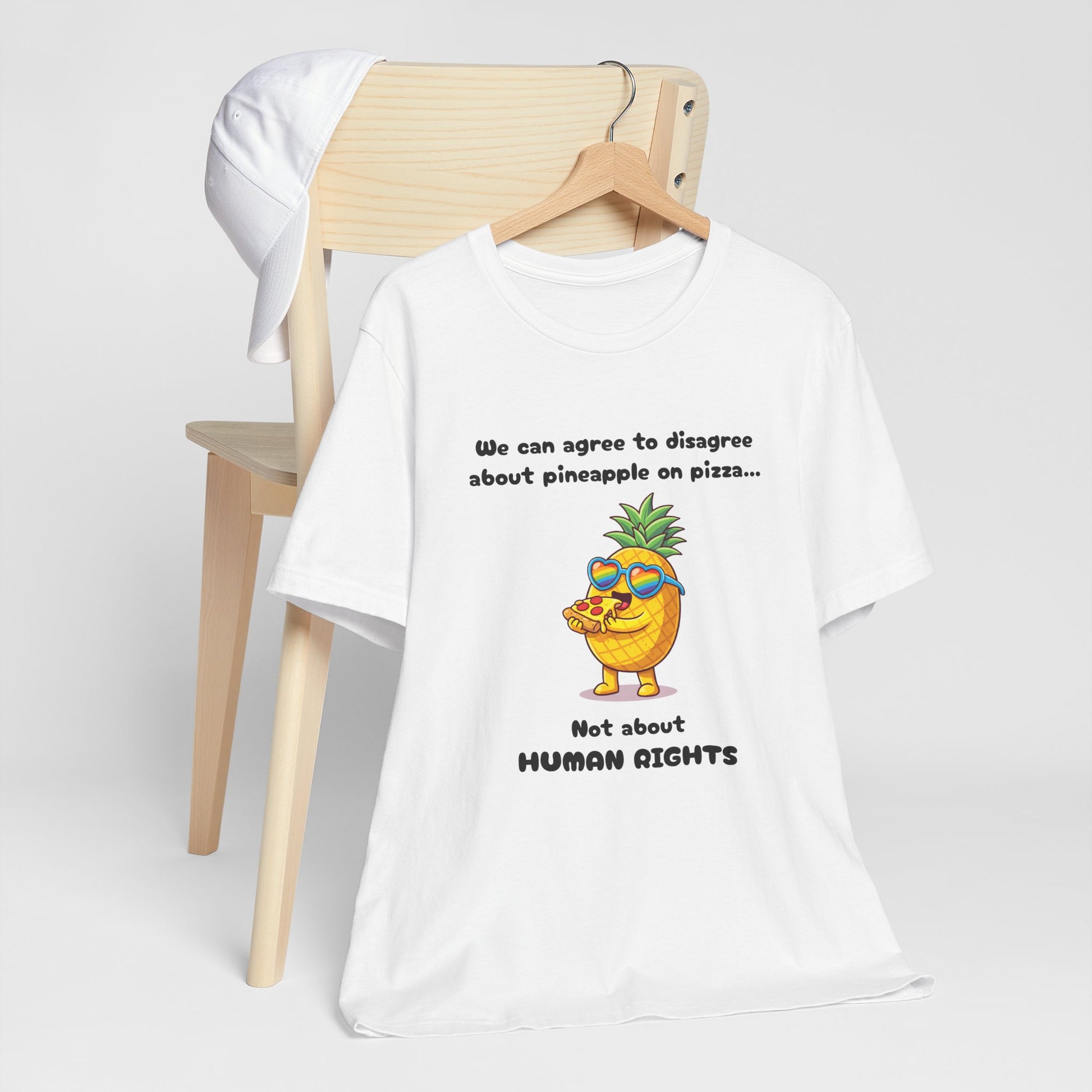 T-shirt - Pineapple on pizza & Human Rights